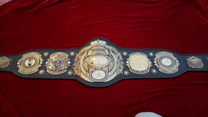 Triple Crown World Heavyweight Belt