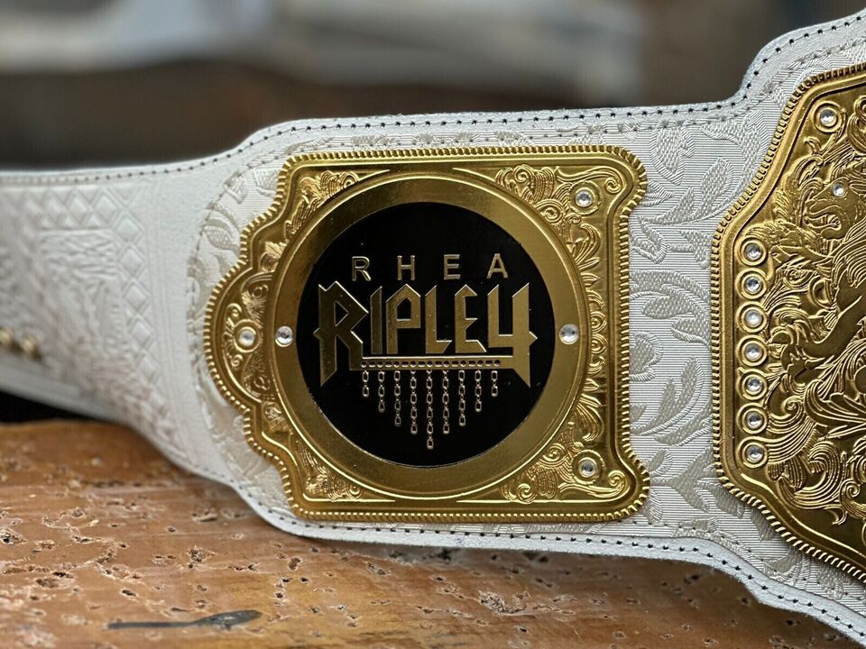 Women's World Heavyweight Championship Belt